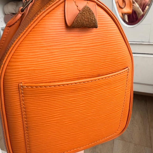 Louis Vuitton Speedy Epi in Vibrant Orange - Picture 3 of 8